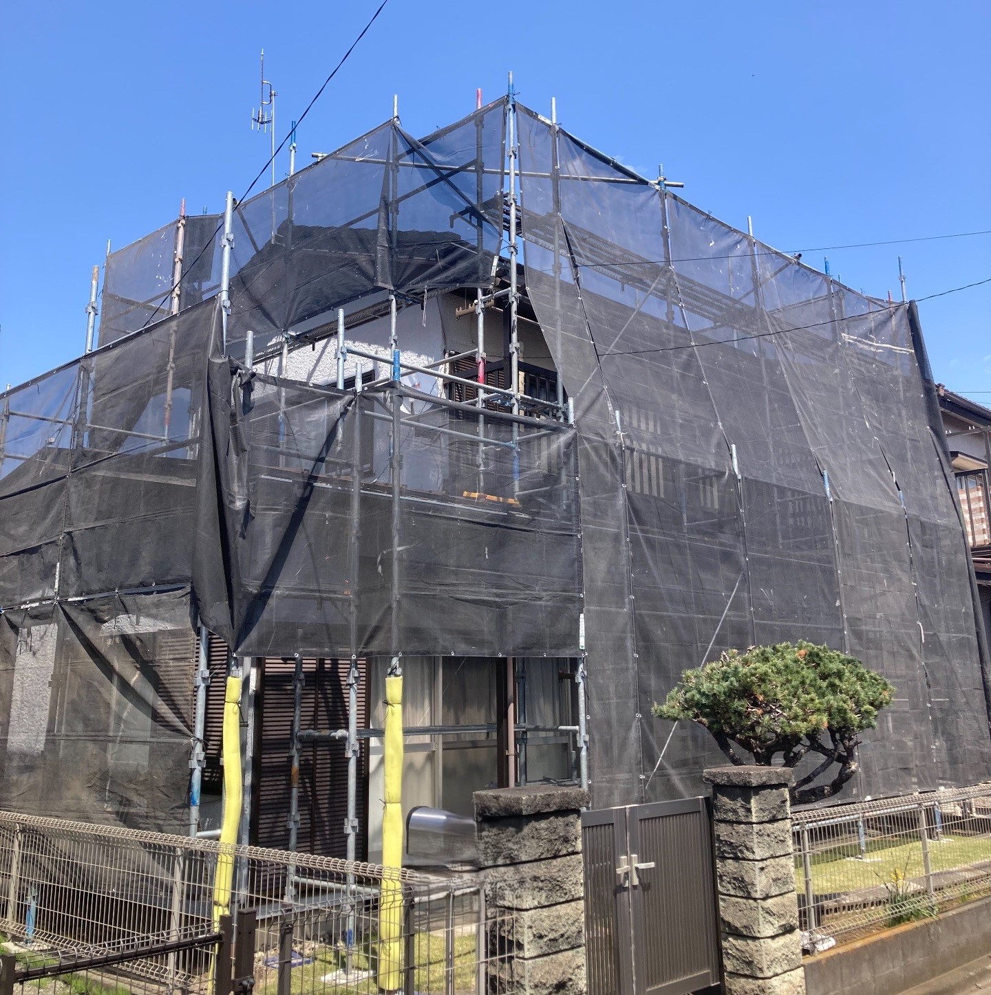 【足場】厚木市山際にて仮設工事