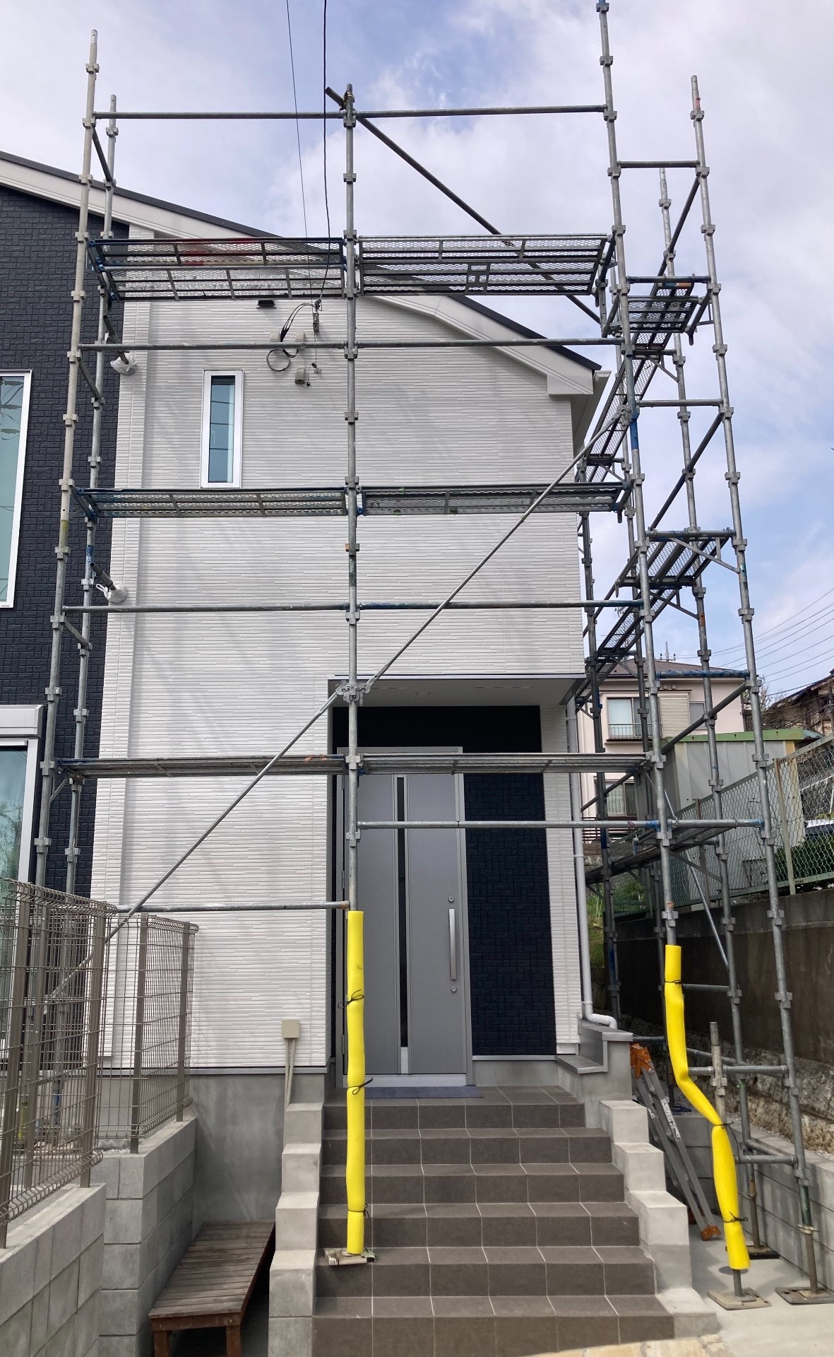 【足場】町田市本町田にて仮設工事