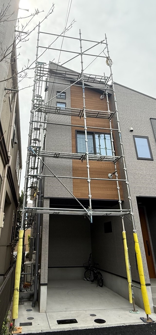 【足場】狛江市猪方にて仮設工事