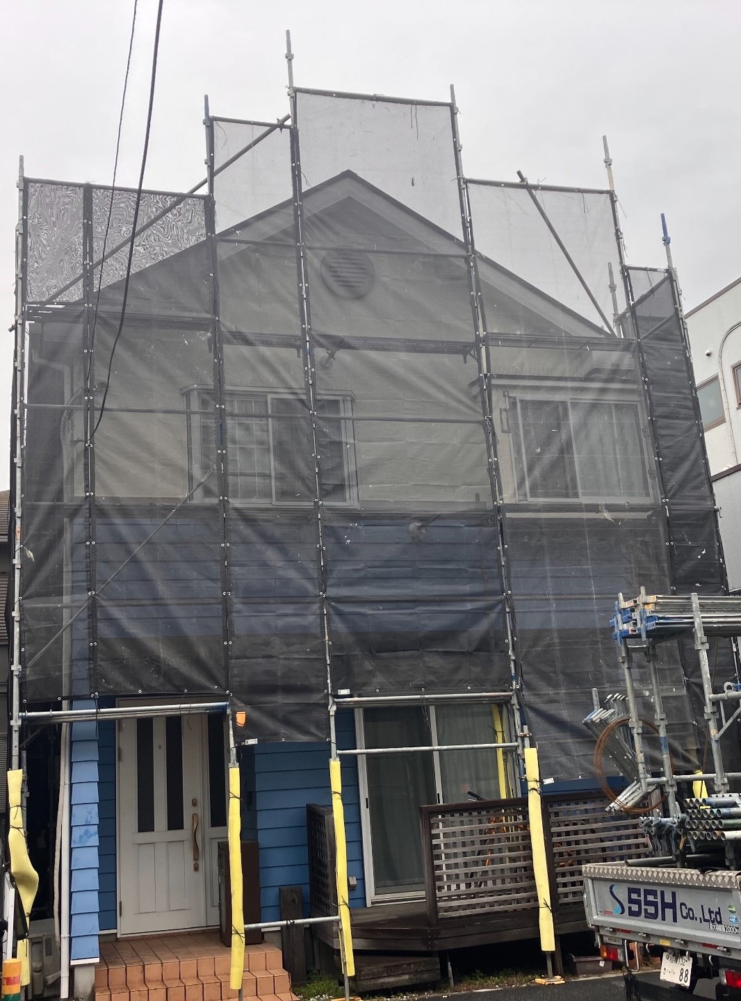 【足場】茅ヶ崎市浜竹にて仮設工事