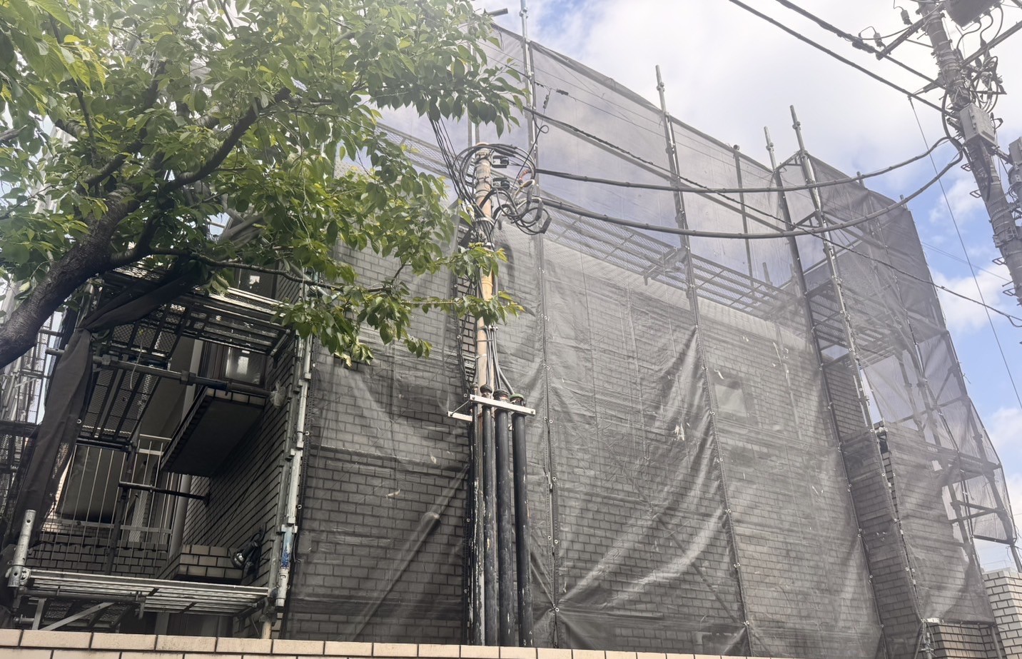 【足場】港区三田にて仮設工事