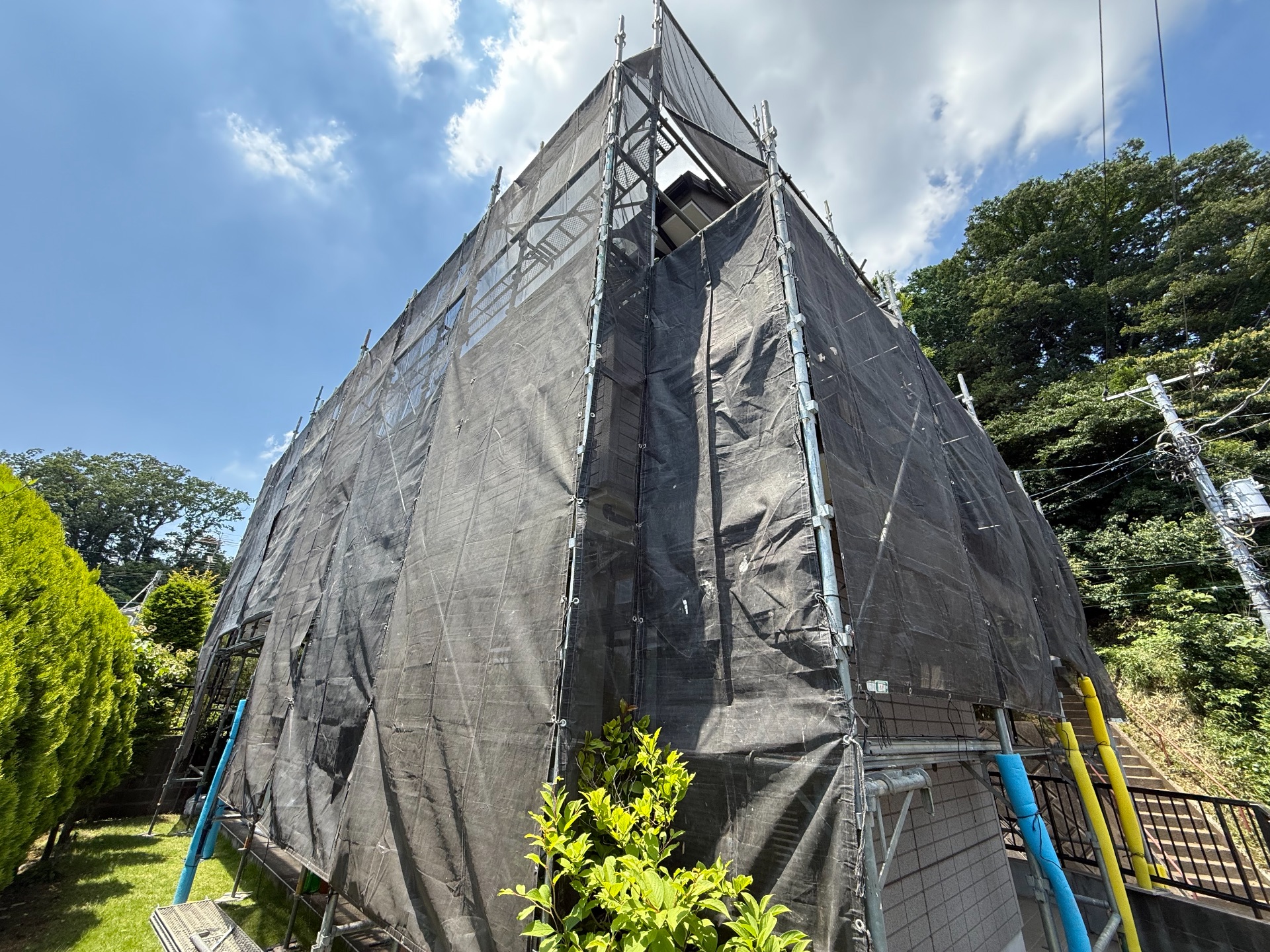 【足場】八王子市椚田町にて仮設工事