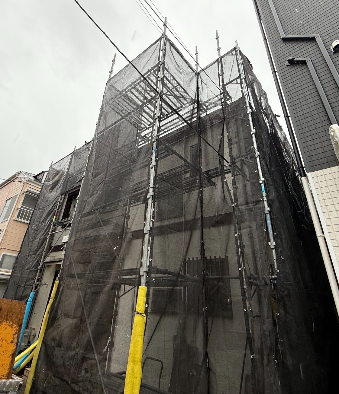 【足場】相模原市南区南台にて仮設工事