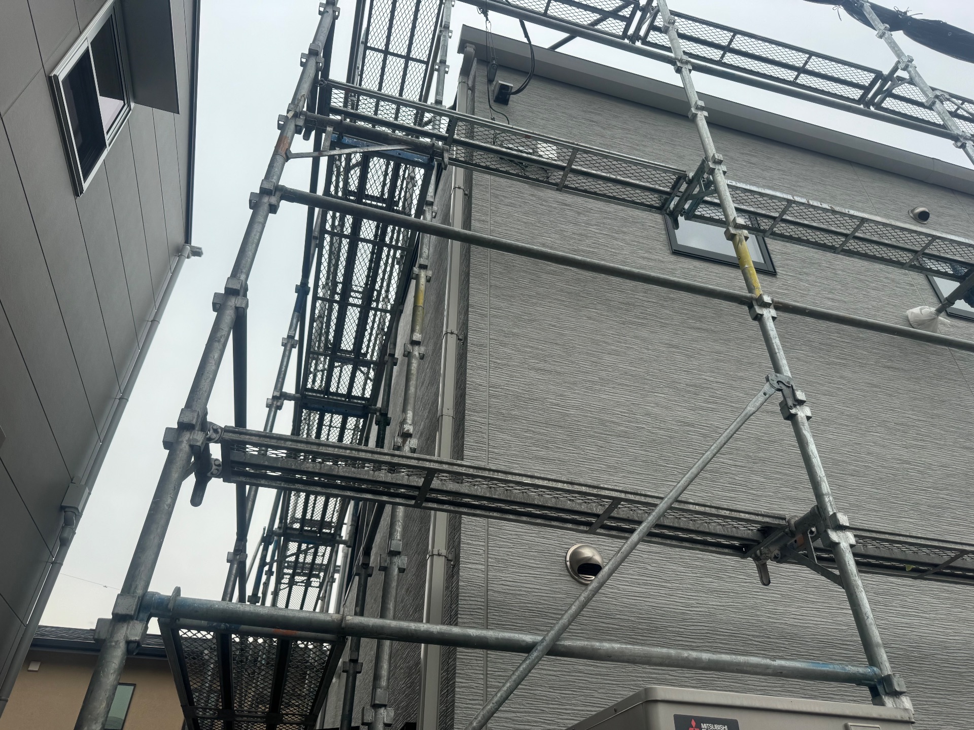 【足場】山梨県甲府市川田町にて仮設工事