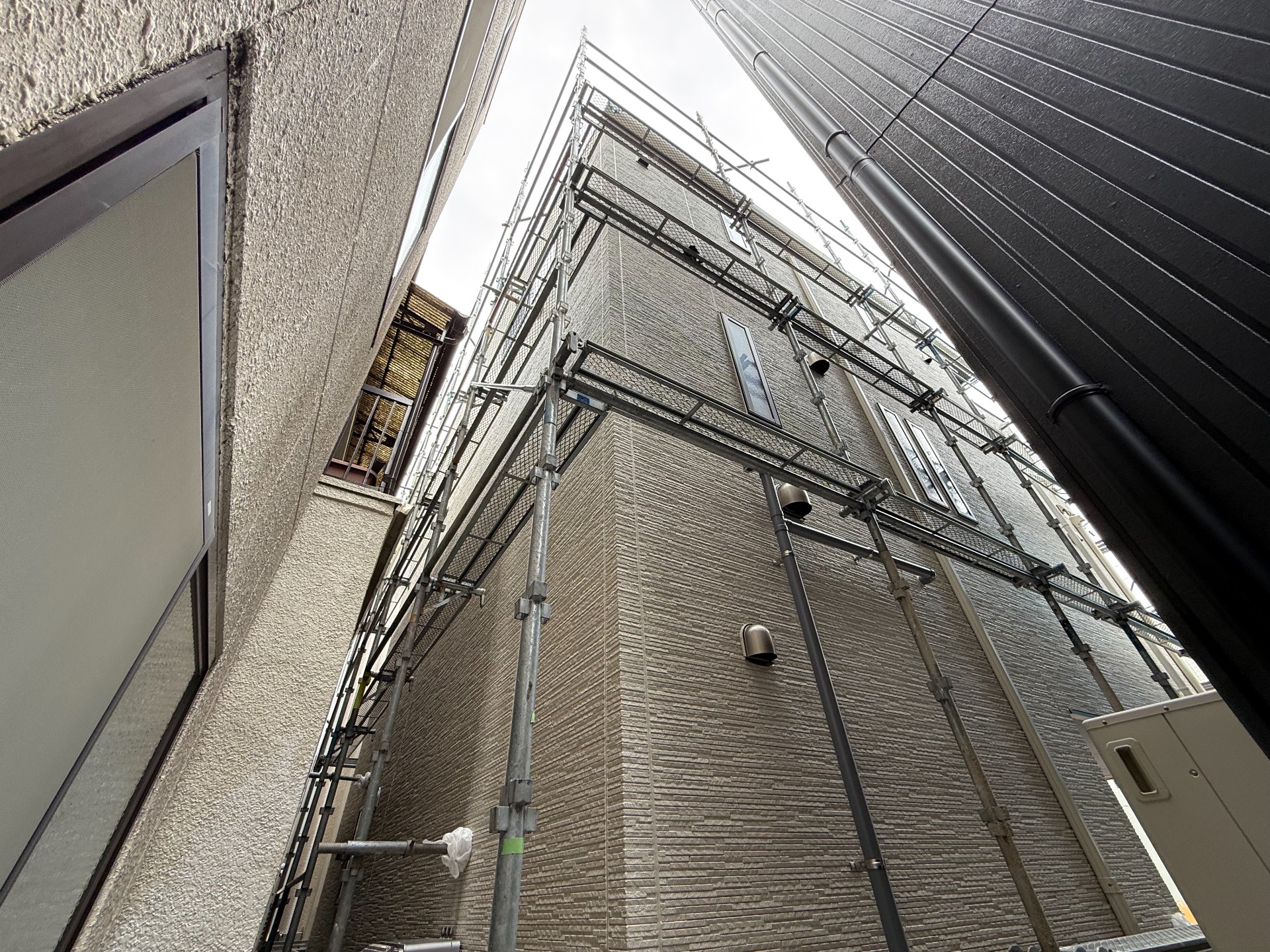 【足場】江東区石島にて仮設工事