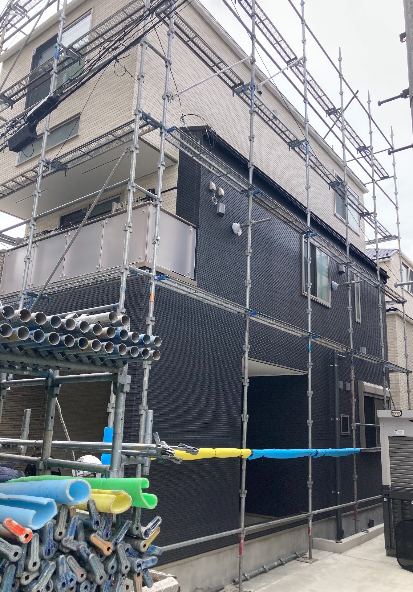 【足場】国分寺東恋ヶ窪にて仮設工事