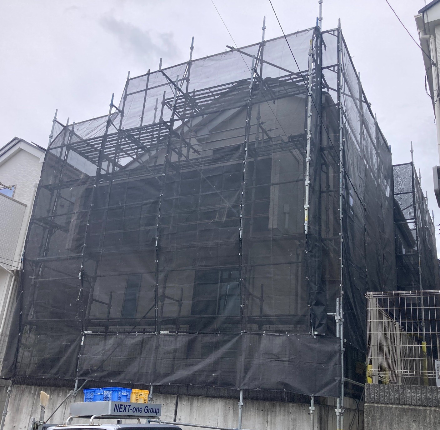 【足場】川崎市麻生区片平にて仮設工事