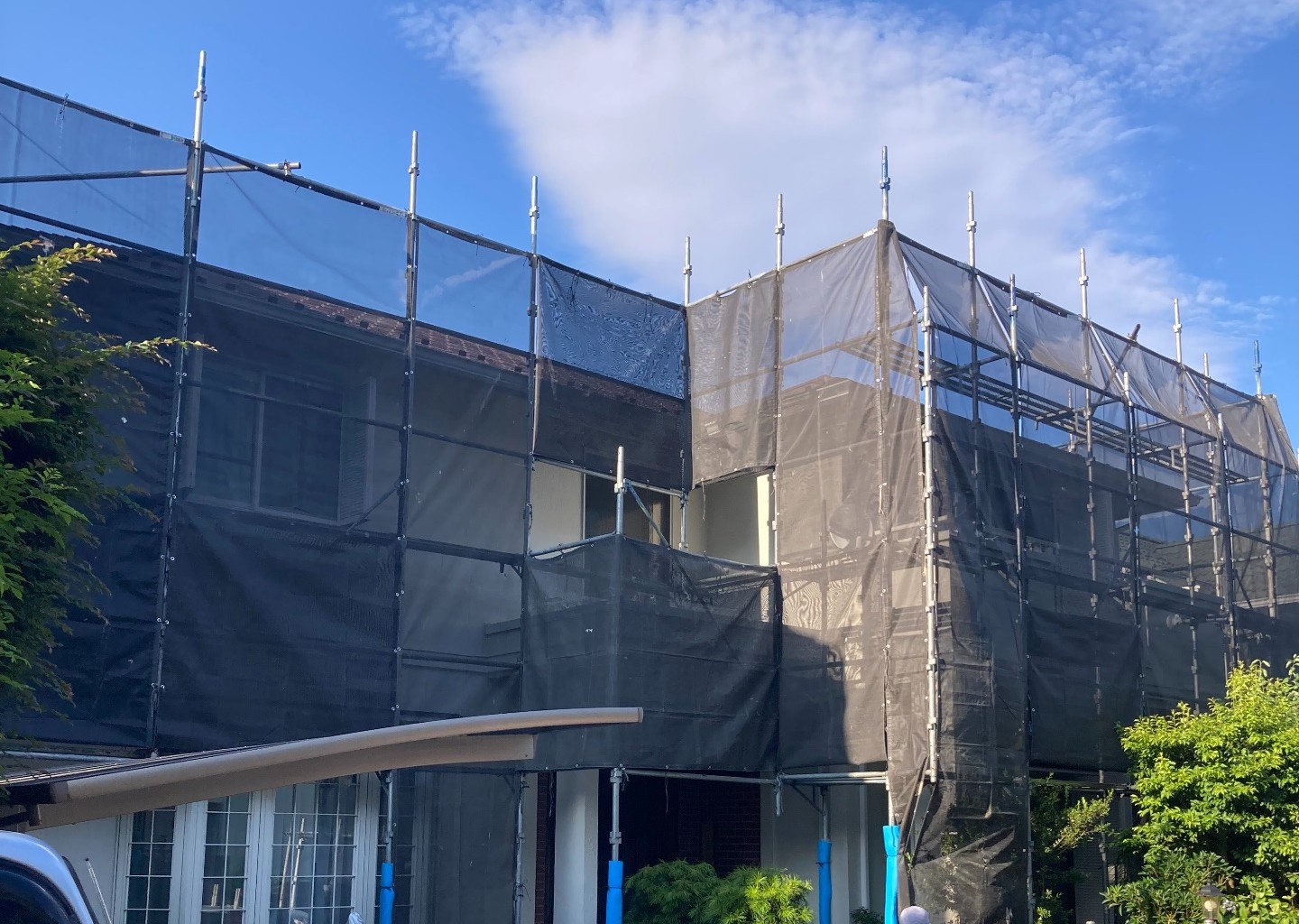 【足場】町田市三輪緑山にて仮設工事