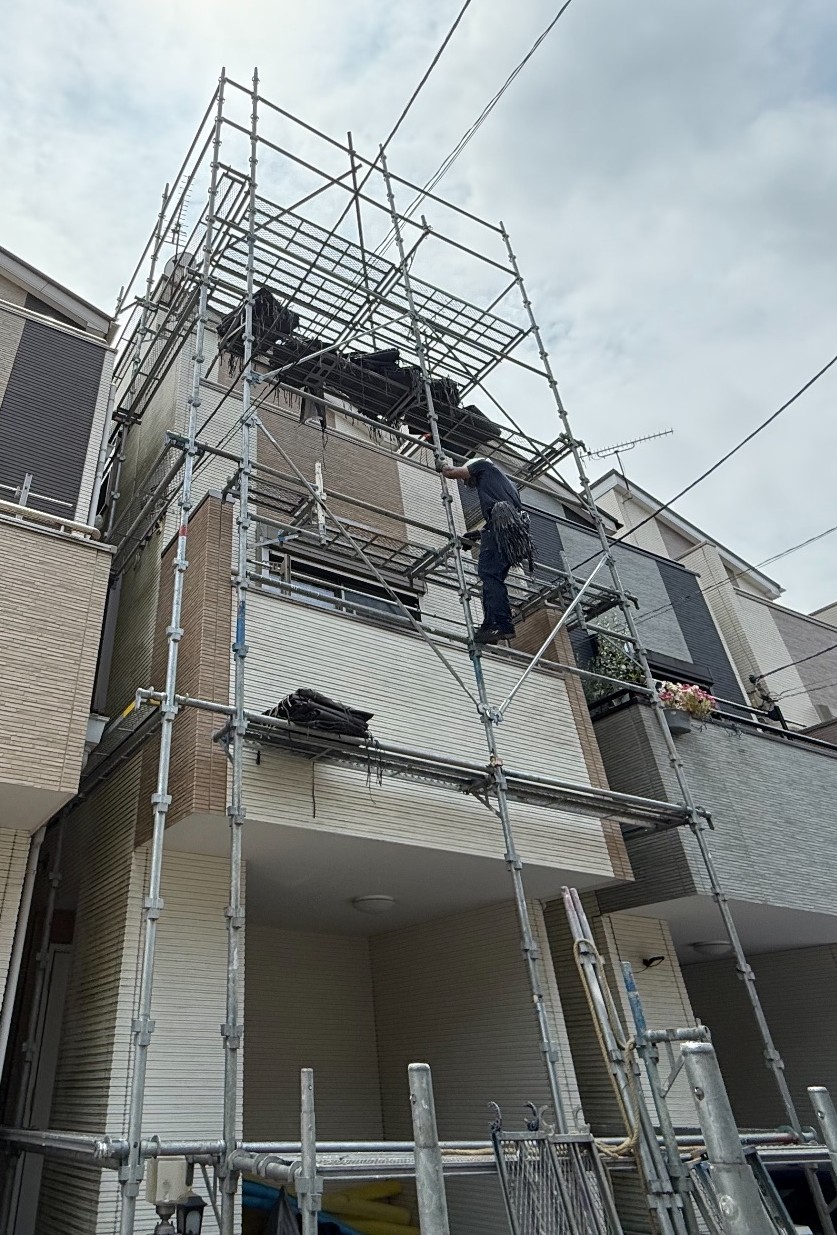 【足場】川崎市川崎区台町にて仮設工事