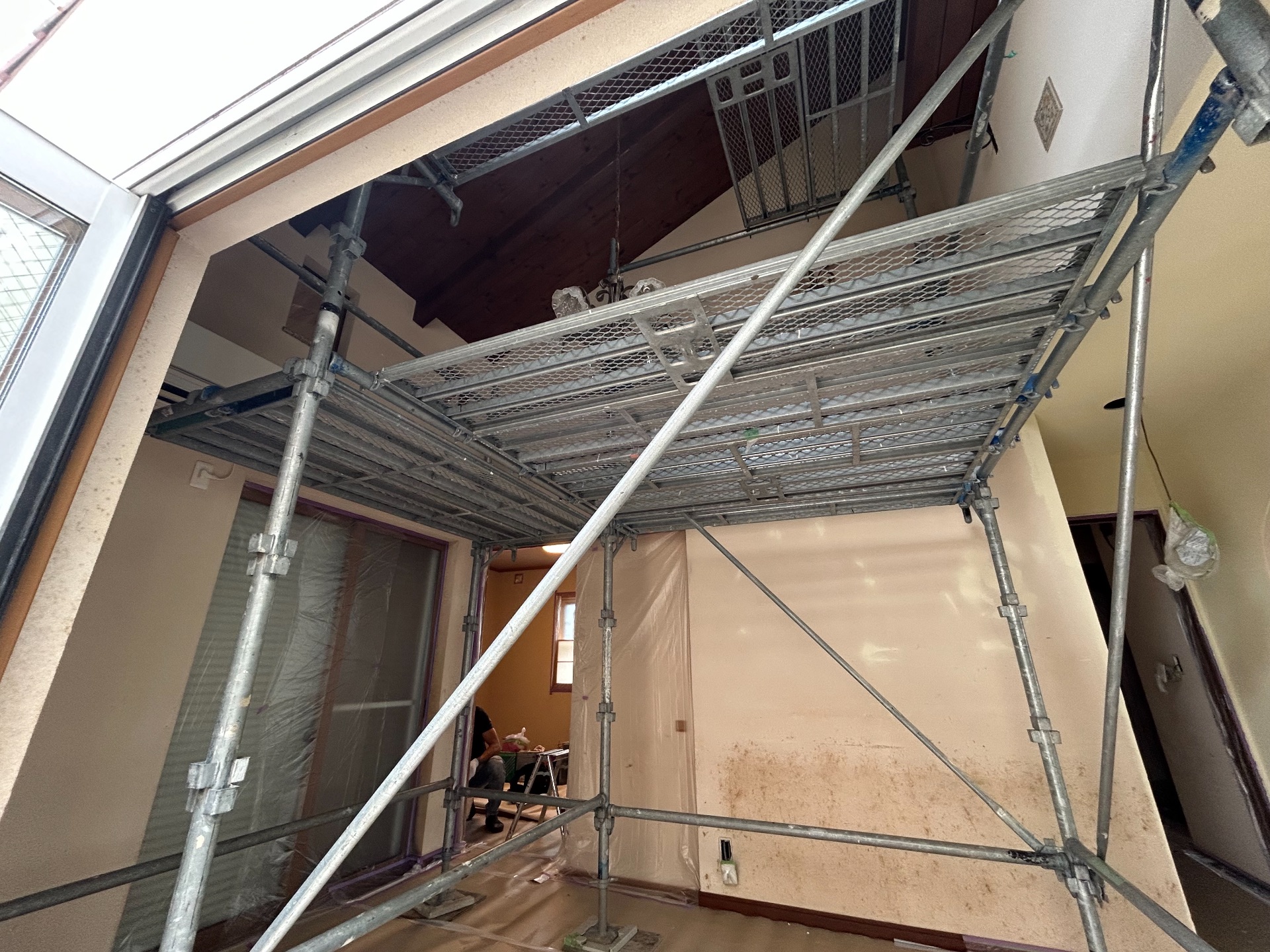 【足場】厚木市恩名にて仮設工事