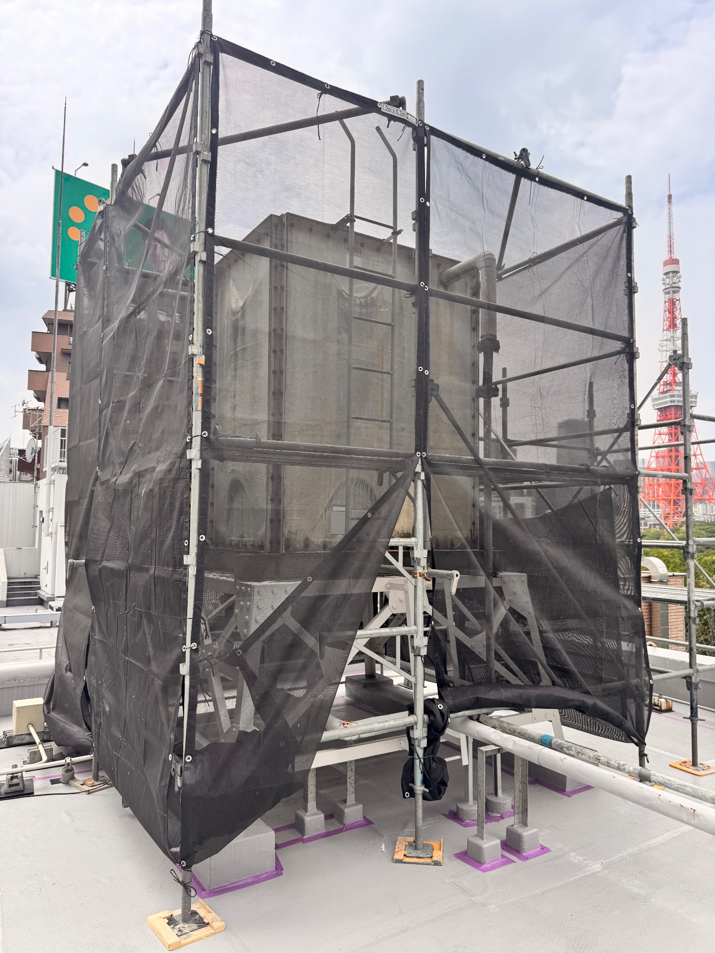 【足場】港区芝にて仮設工事