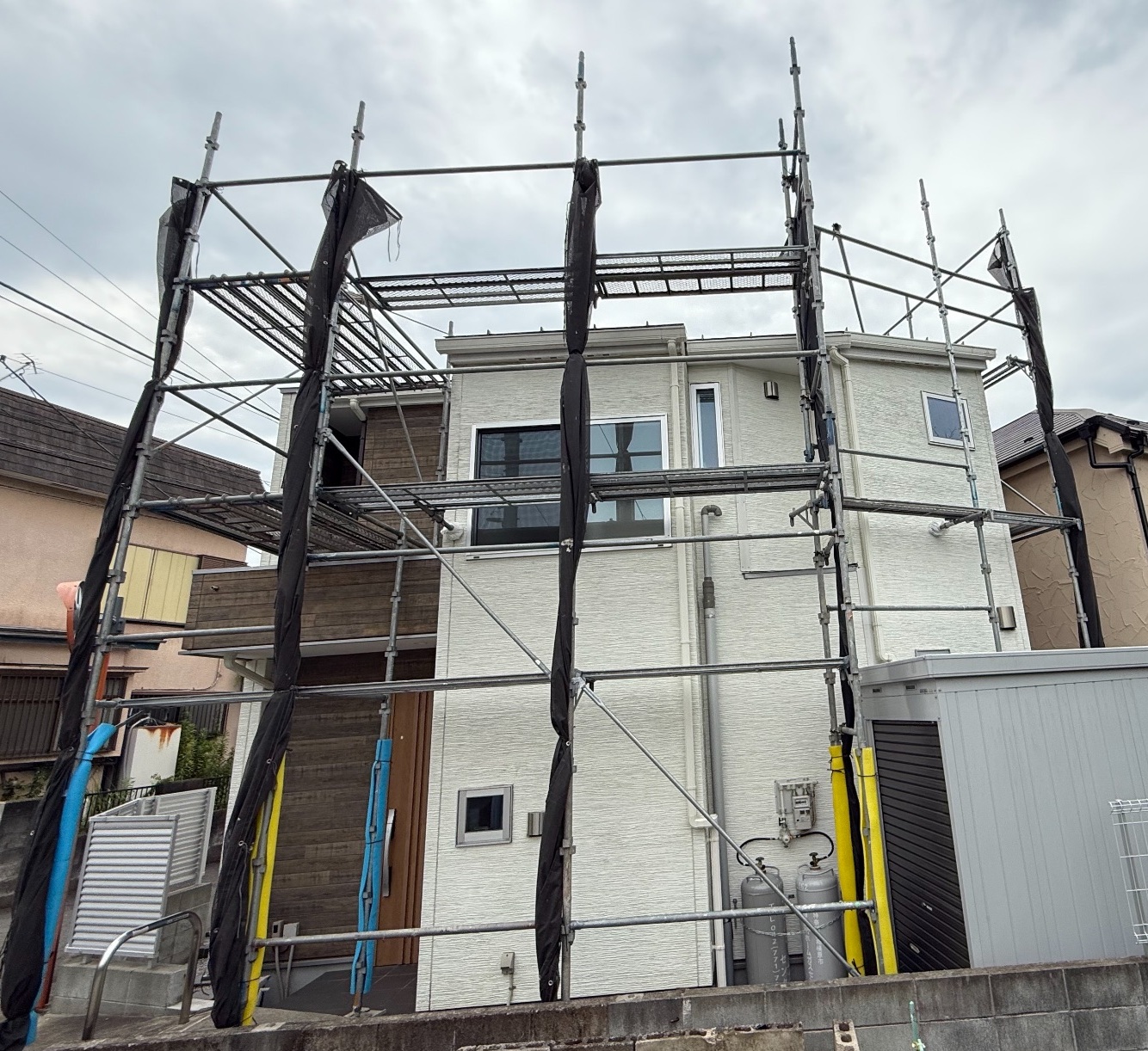 【足場】町田市常磐町にて仮設工事