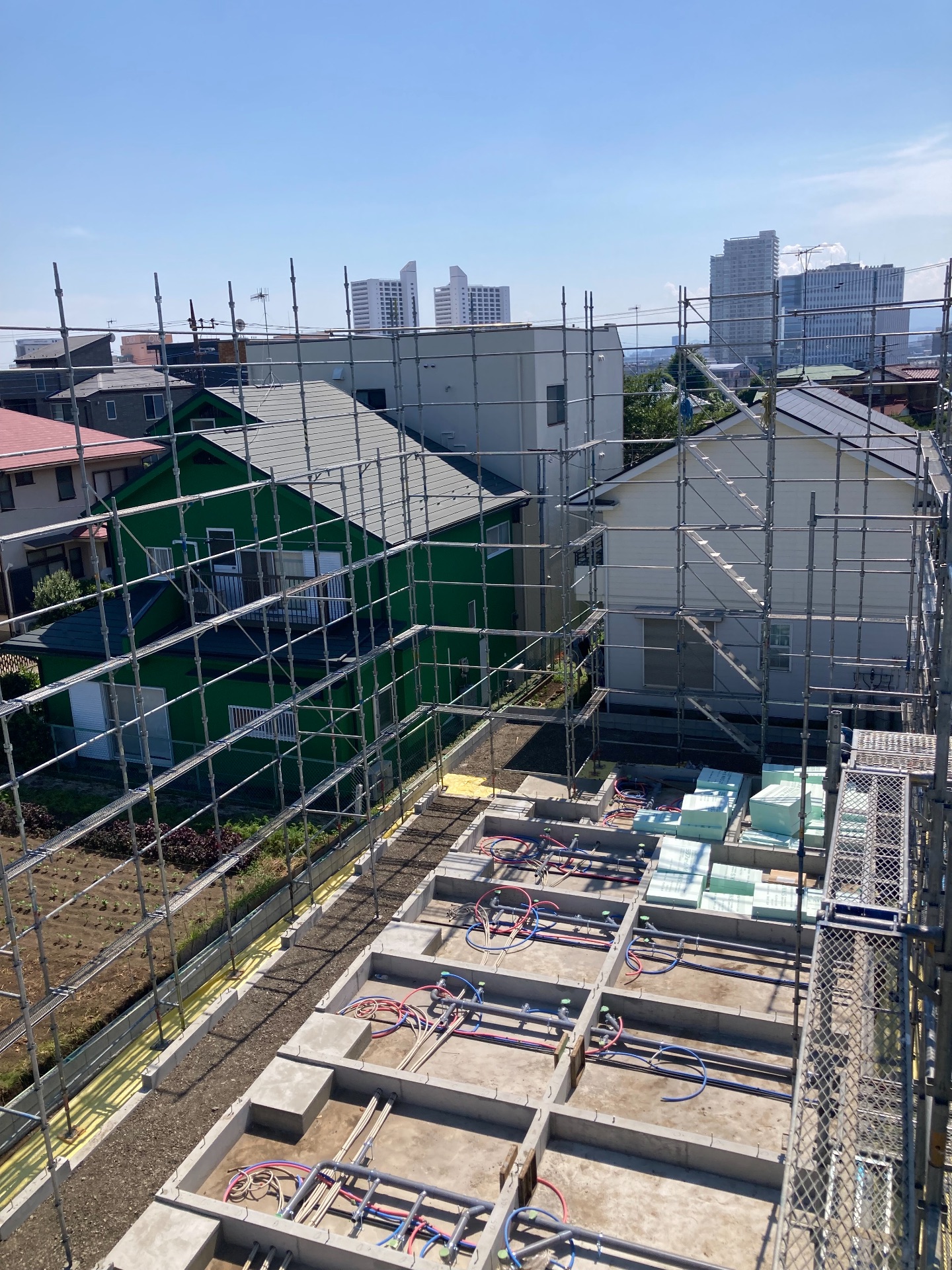 【足場】海老名国分南にて仮設工事