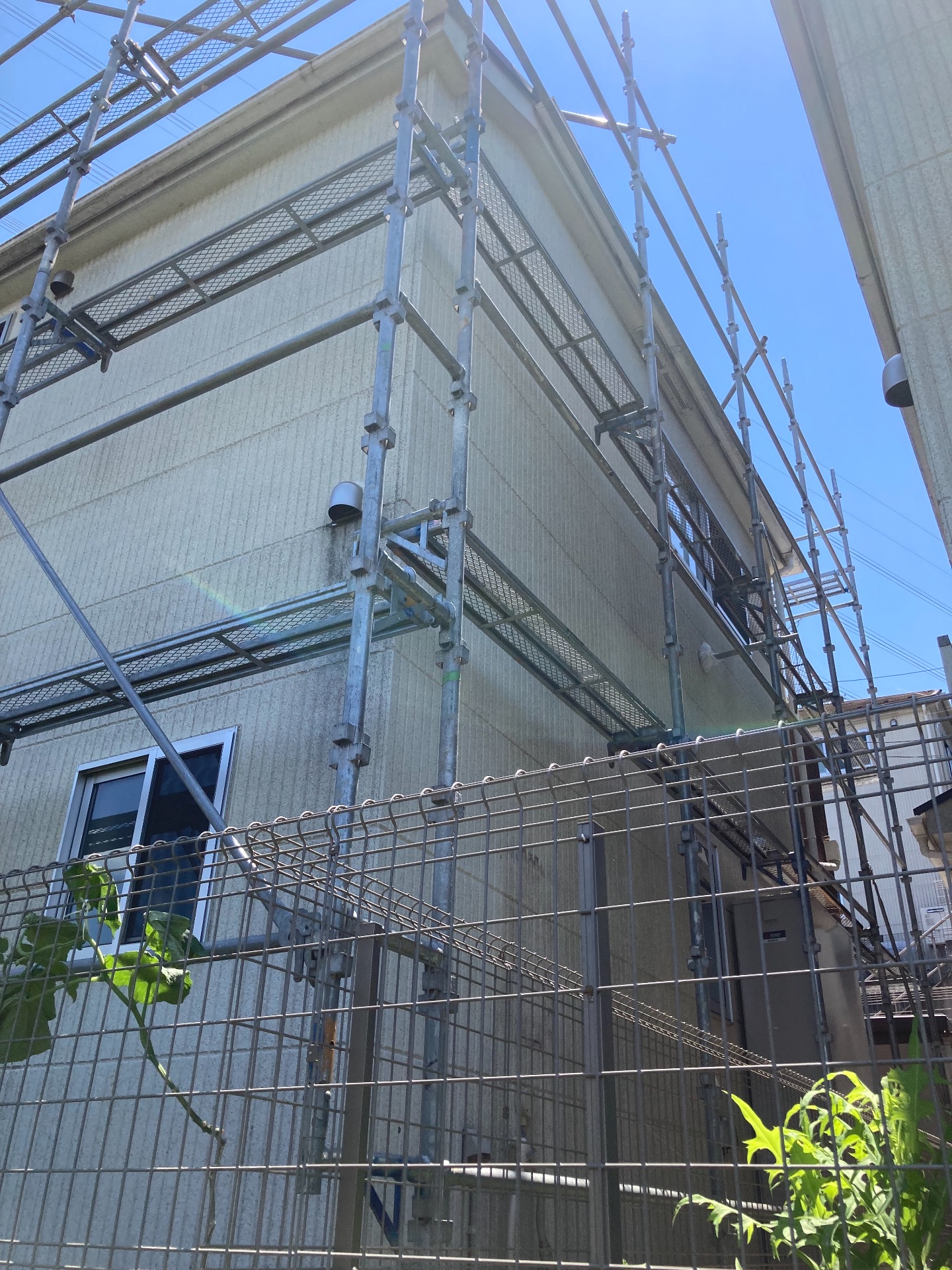 【足場】稲城市坂浜にて仮設工事