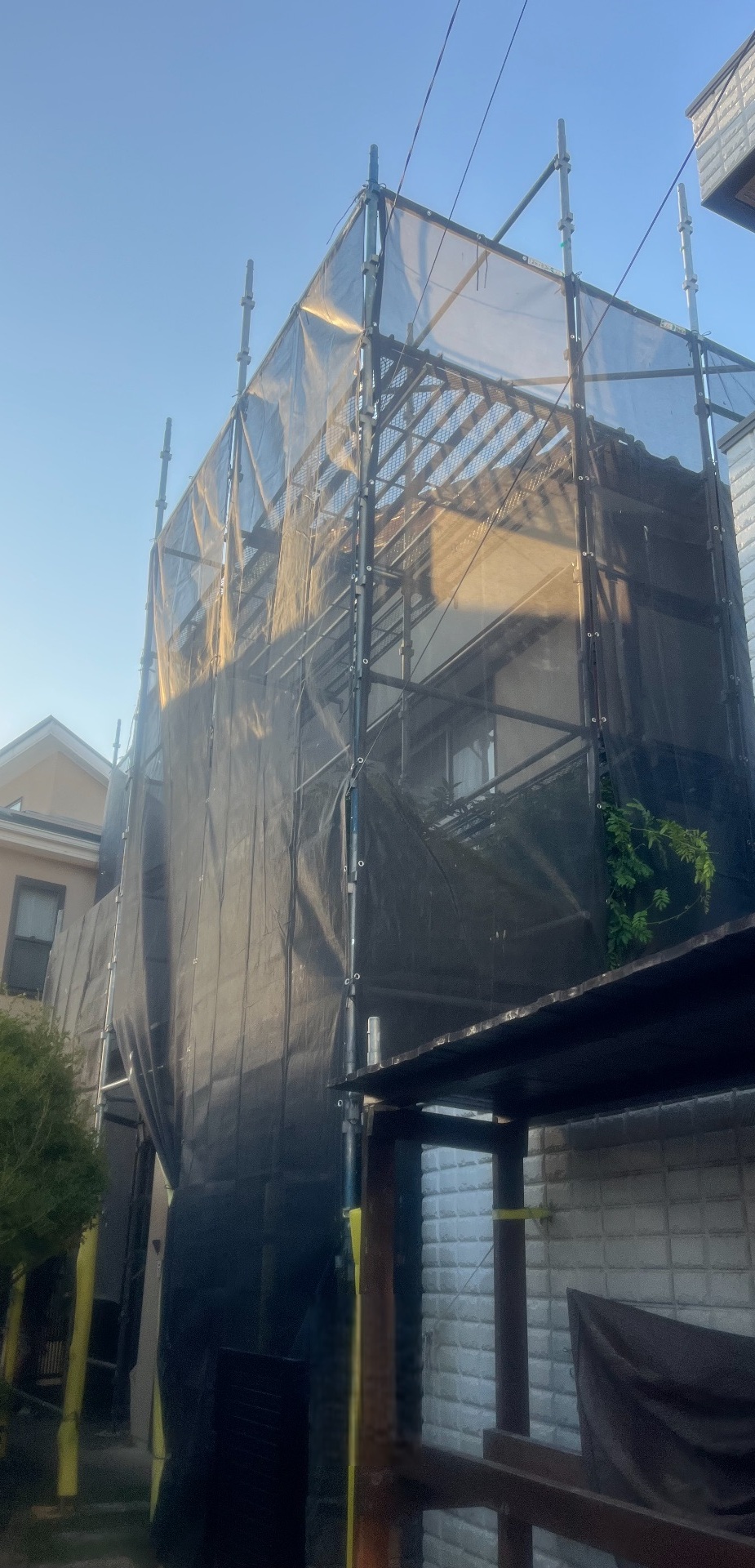 【足場】茅ヶ崎市出口町にて仮設工事