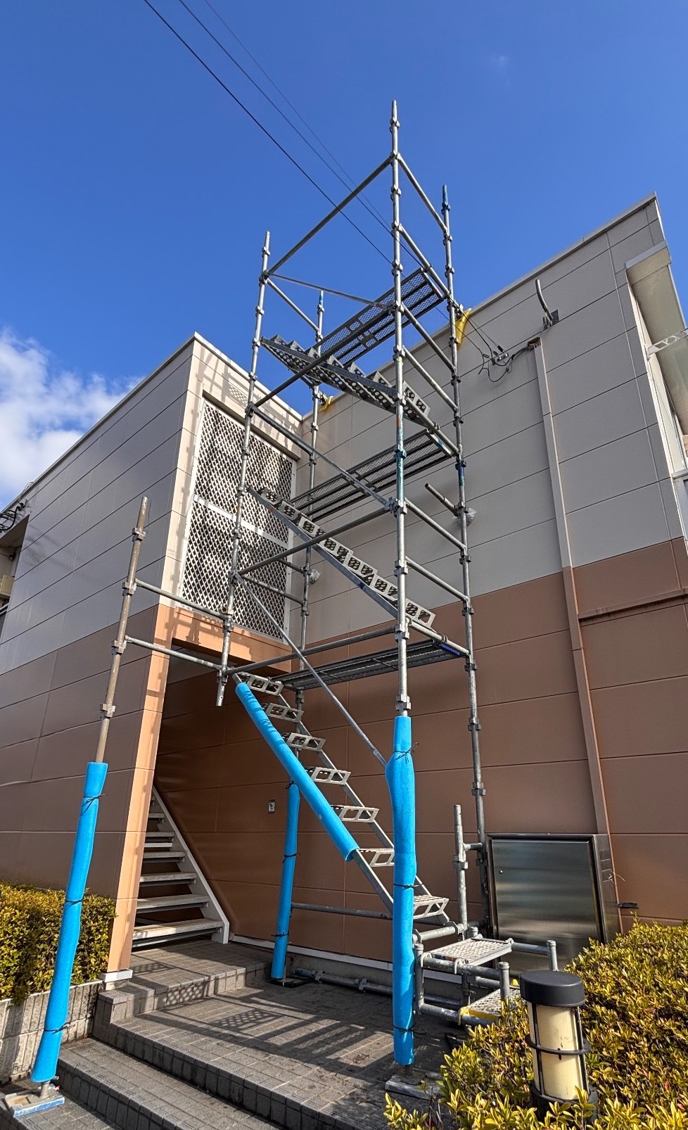【足場】あきる野市二宮東にて仮設工事