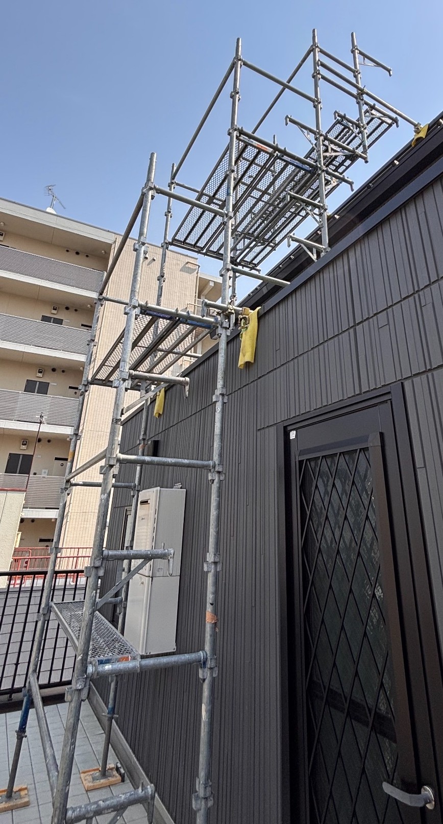 【足場】北区王子本町にて仮設工事
