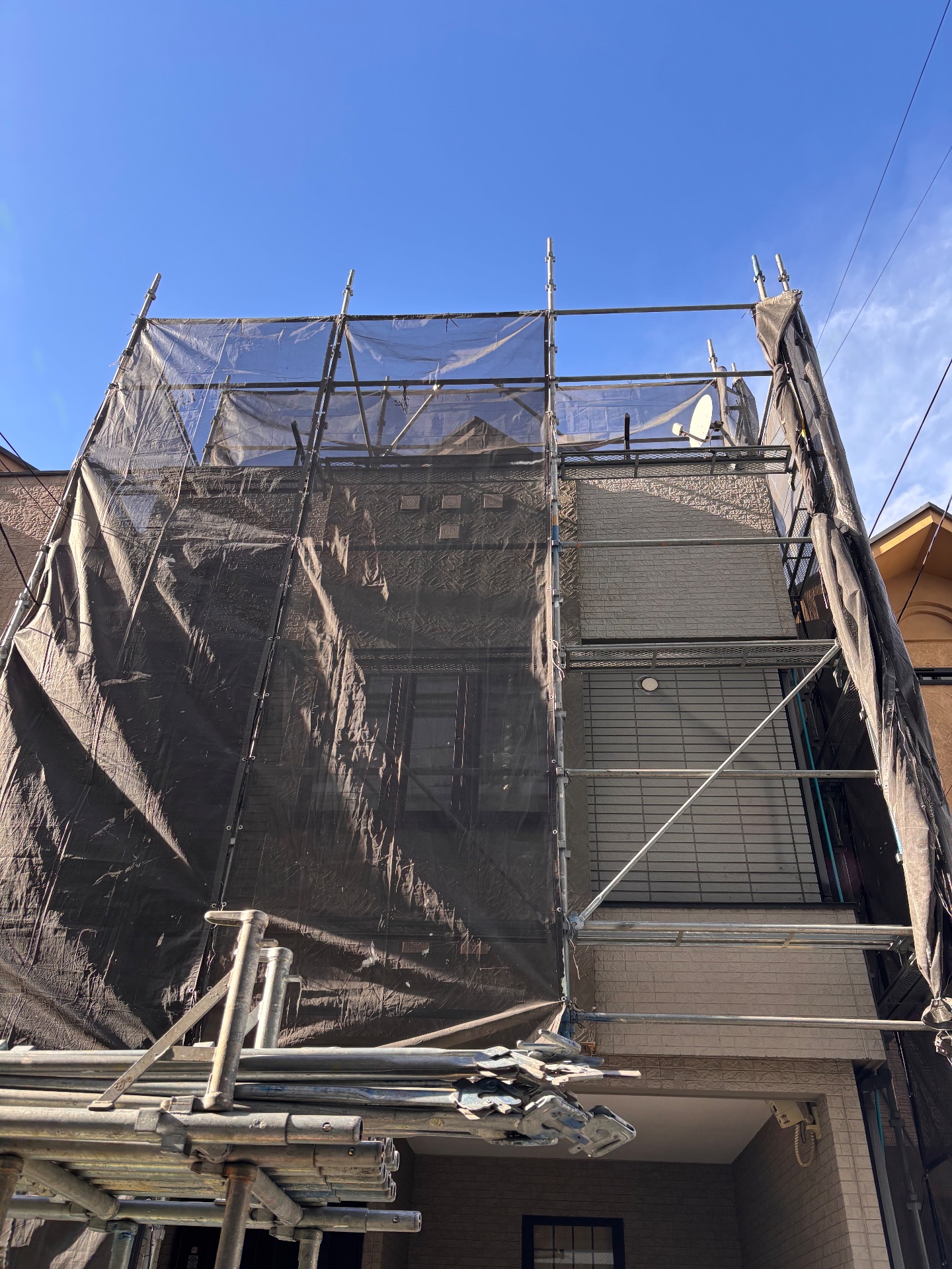 【足場】神奈川区新町にて仮設工事