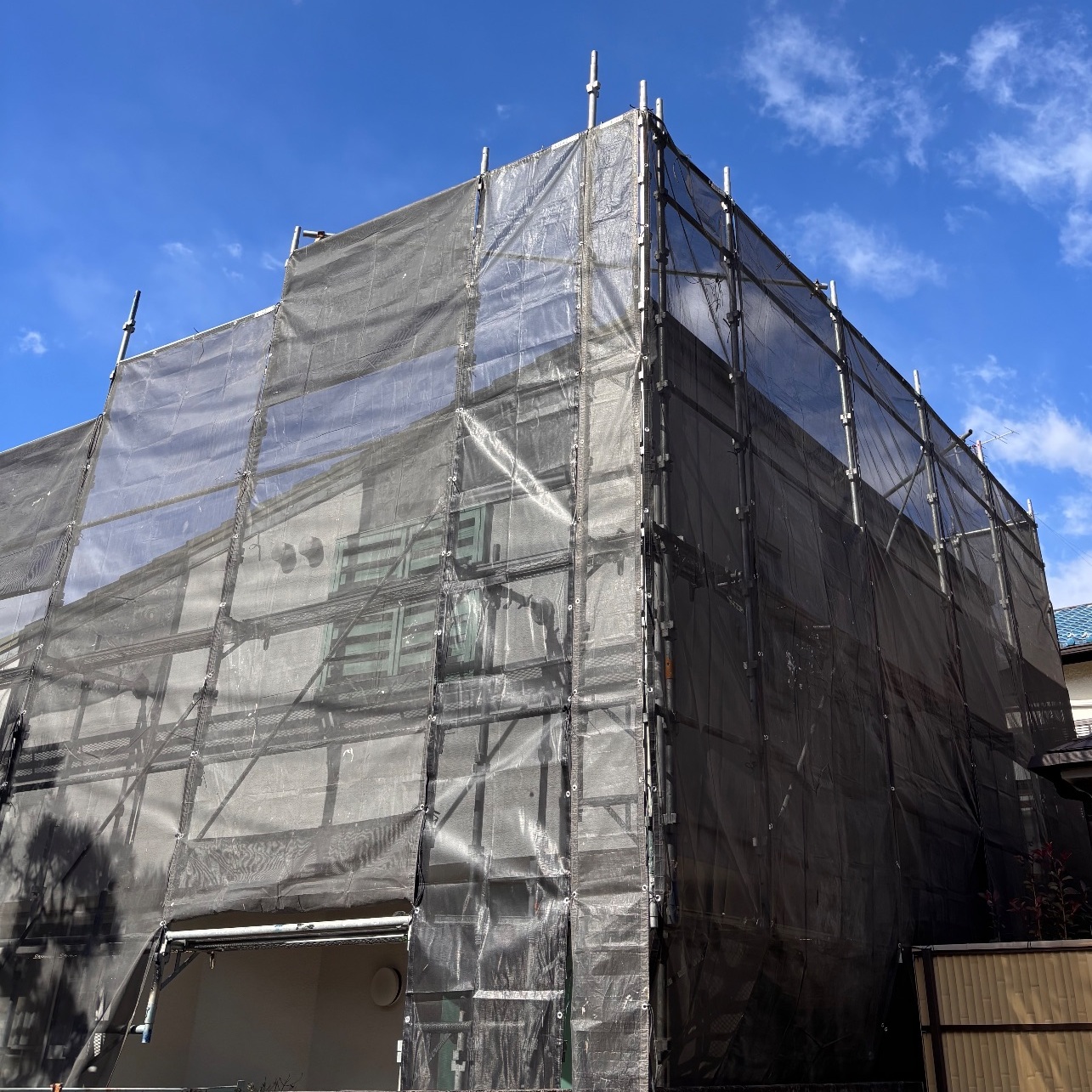 【足場】大和市中央林間にて仮設工事