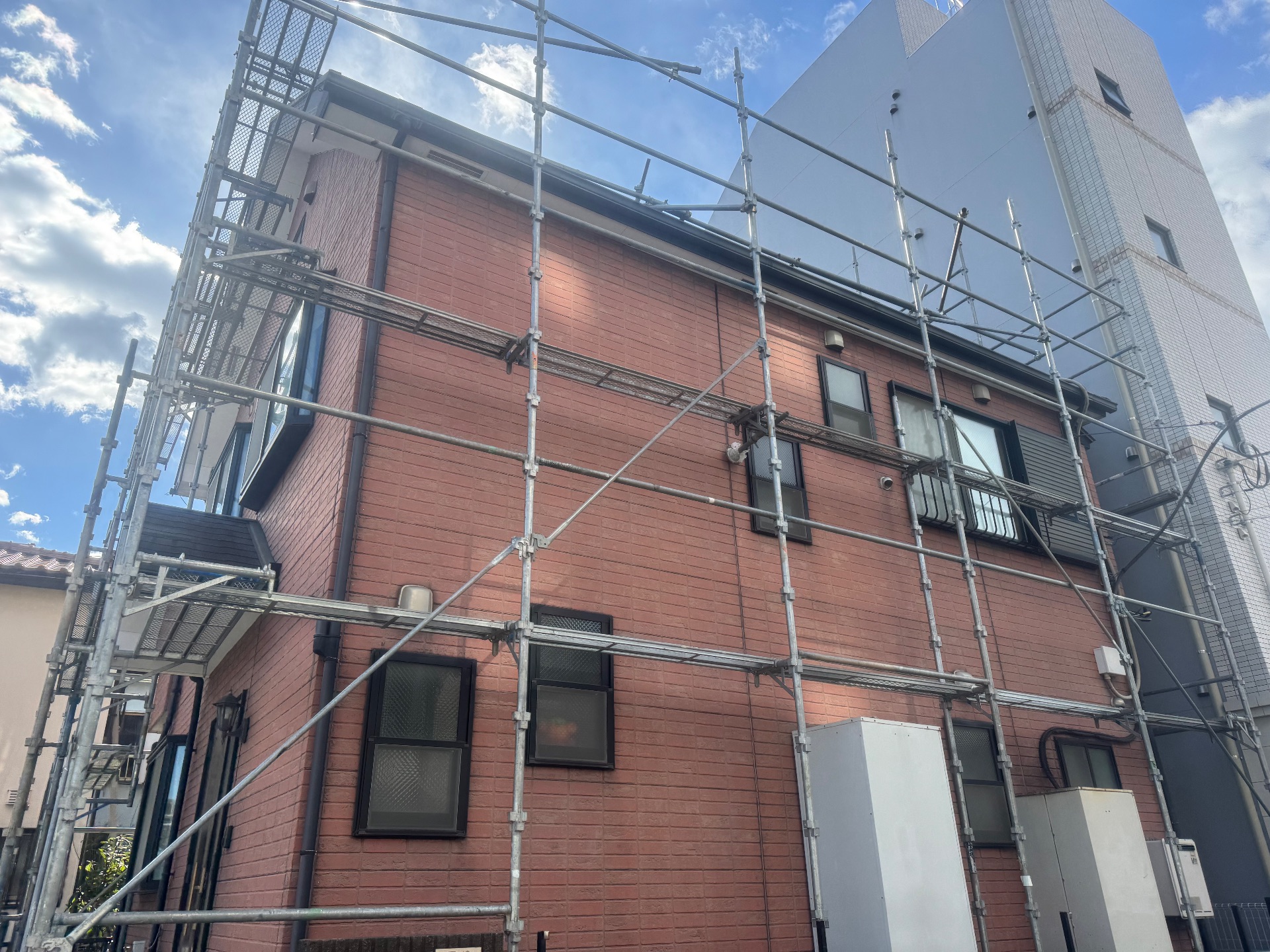 【足場】厚木市田村町にて仮設工事