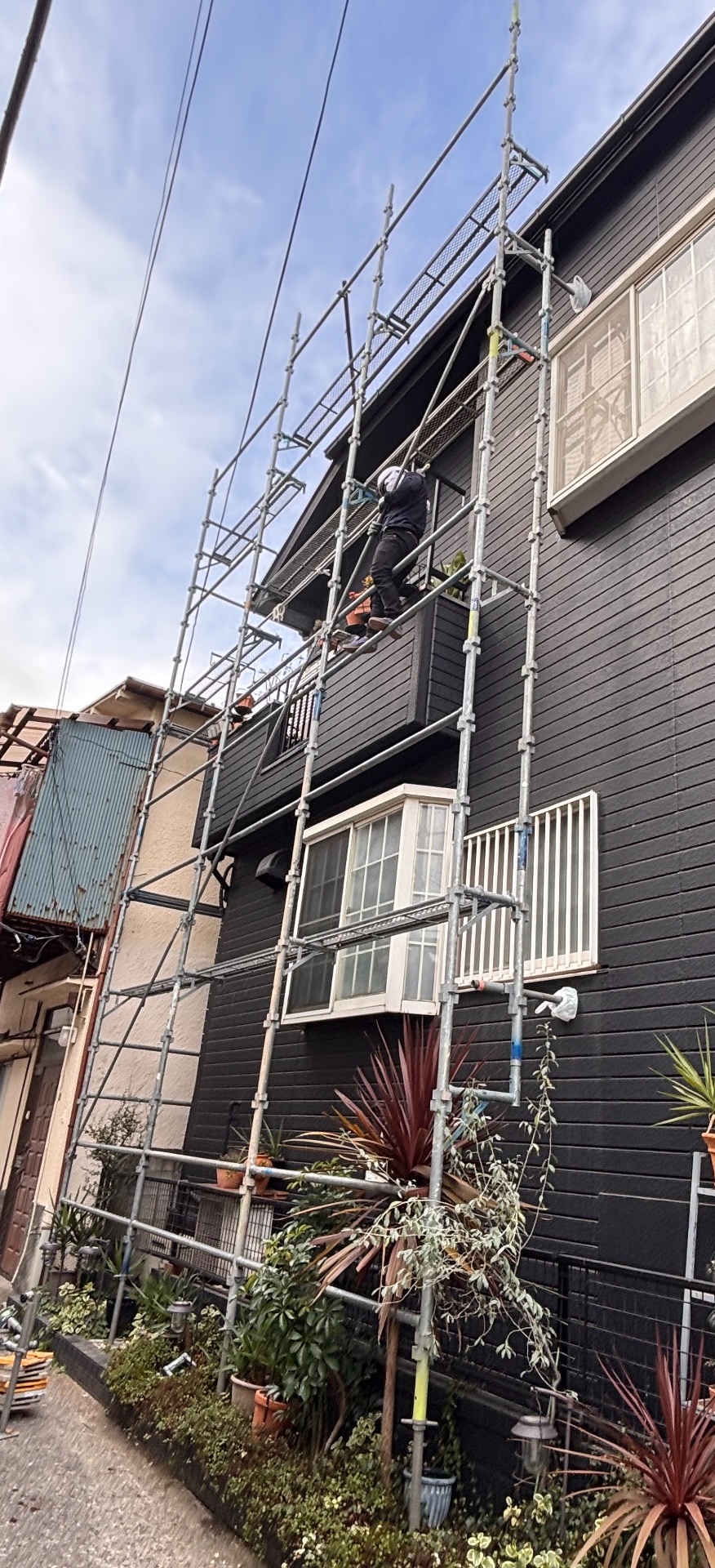 【足場】足立区関原にて仮設工事