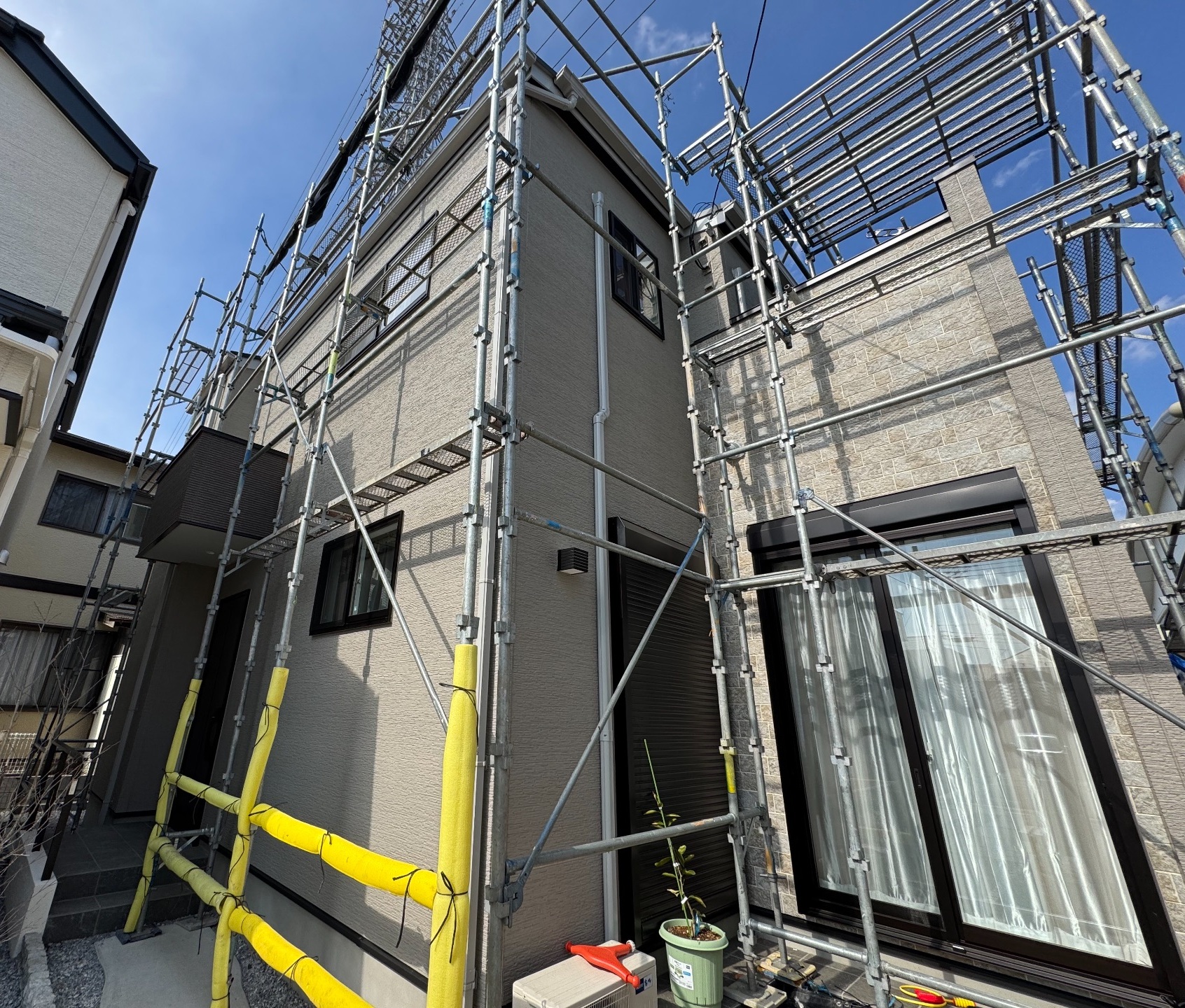 【足場】柏市南増尾にて仮設工事