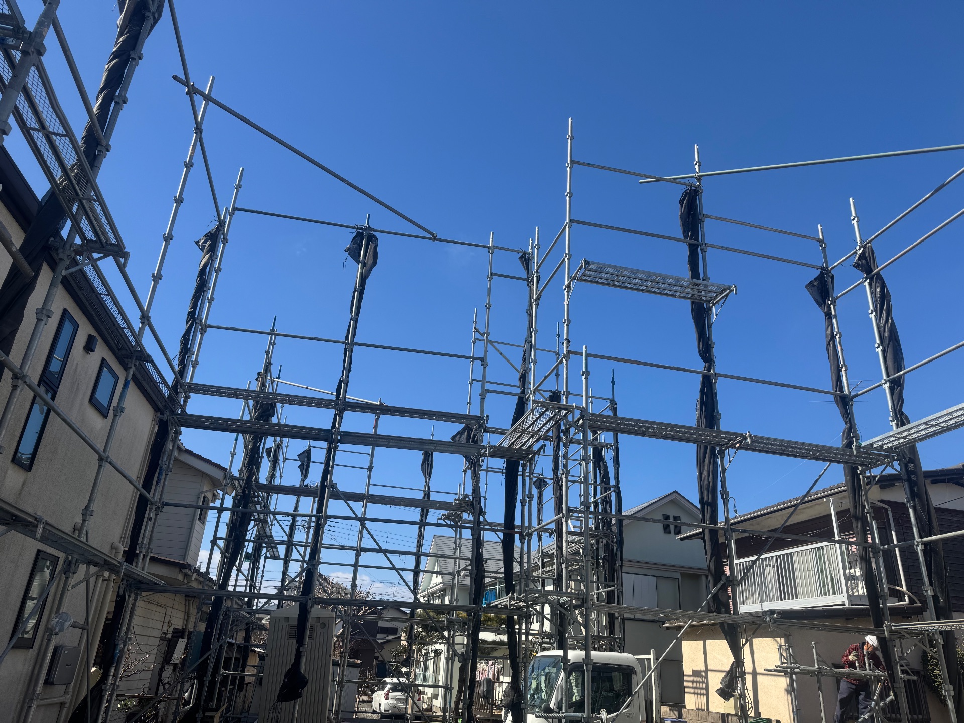 【足場】府中市若松町にて仮設工事