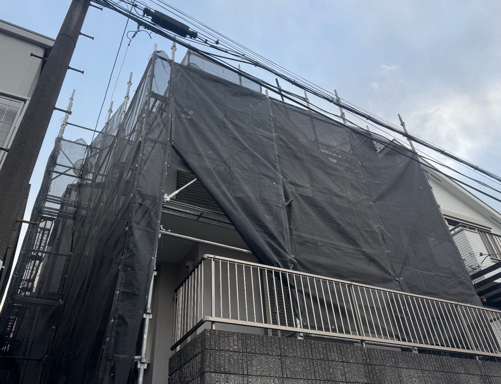 【足場】横浜市港北区大曽根台にて仮設工事