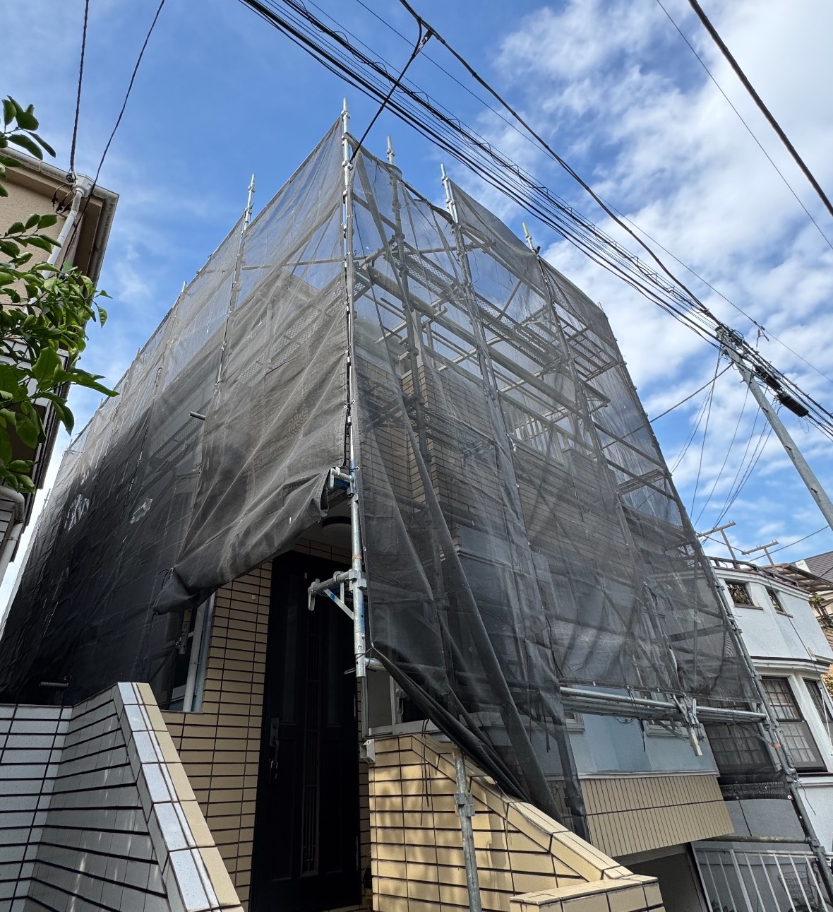 【足場】府中市小柳町にて仮設工事