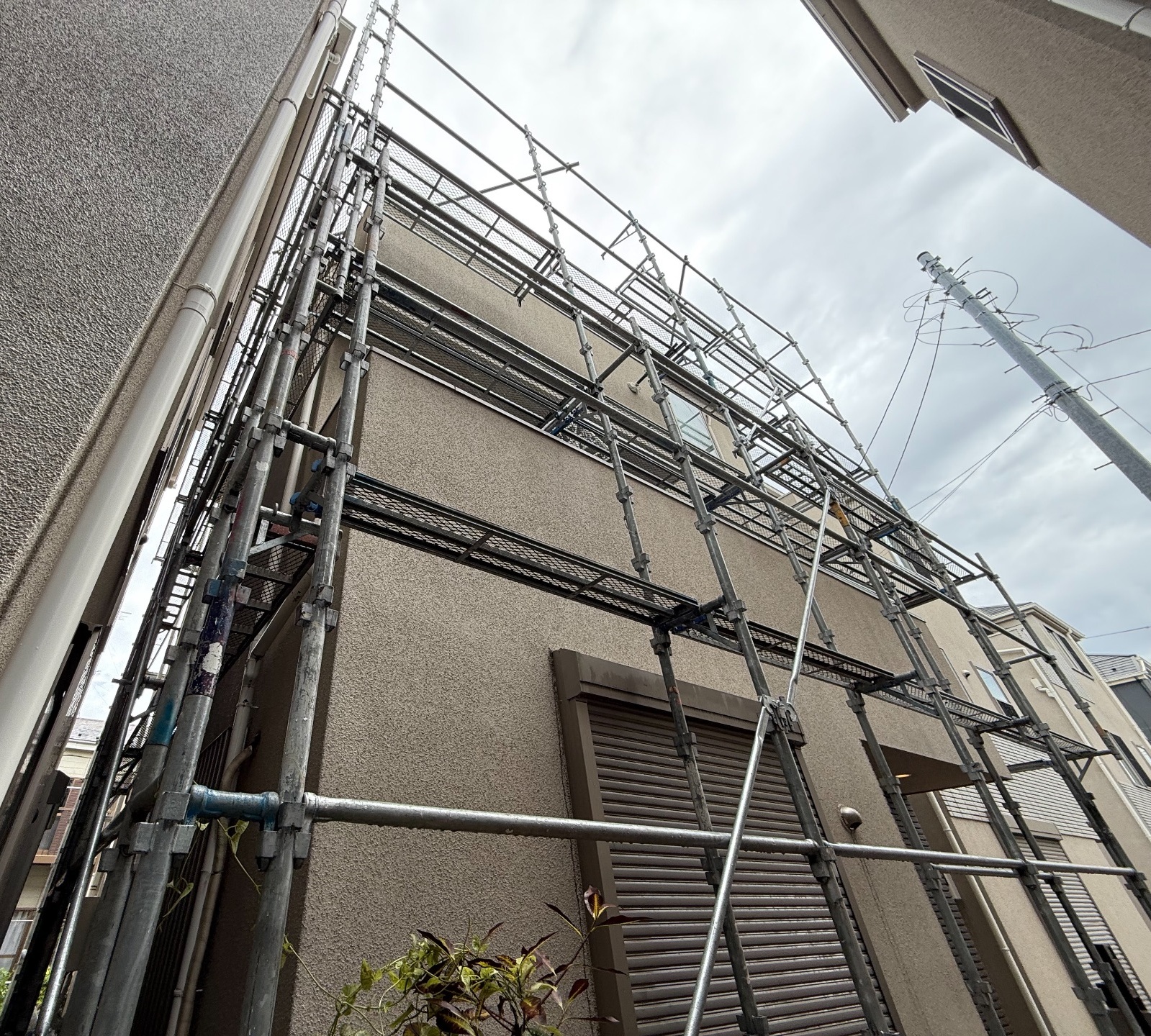 【足場】横浜市鶴見区矢向にて仮設工事