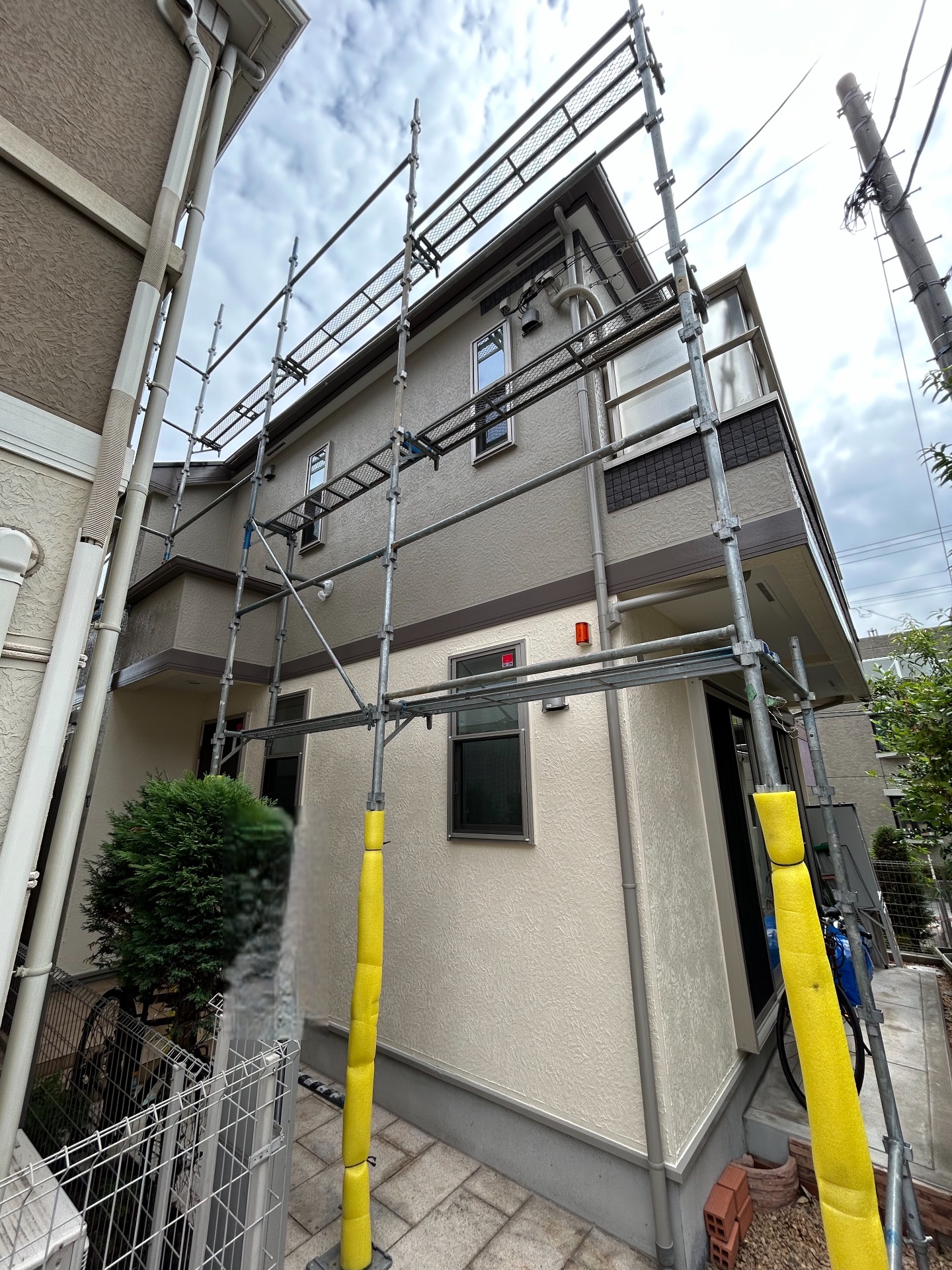 【足場】品川区西大井にて仮設工事