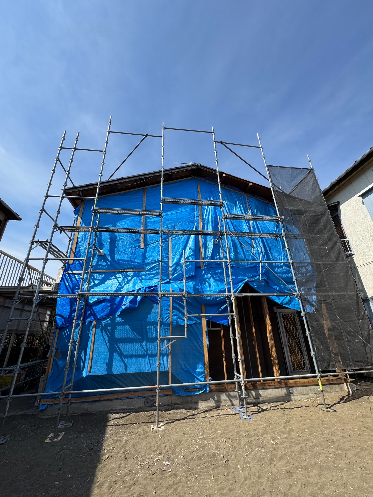 【足場】茅ヶ崎市共恵にて仮設工事