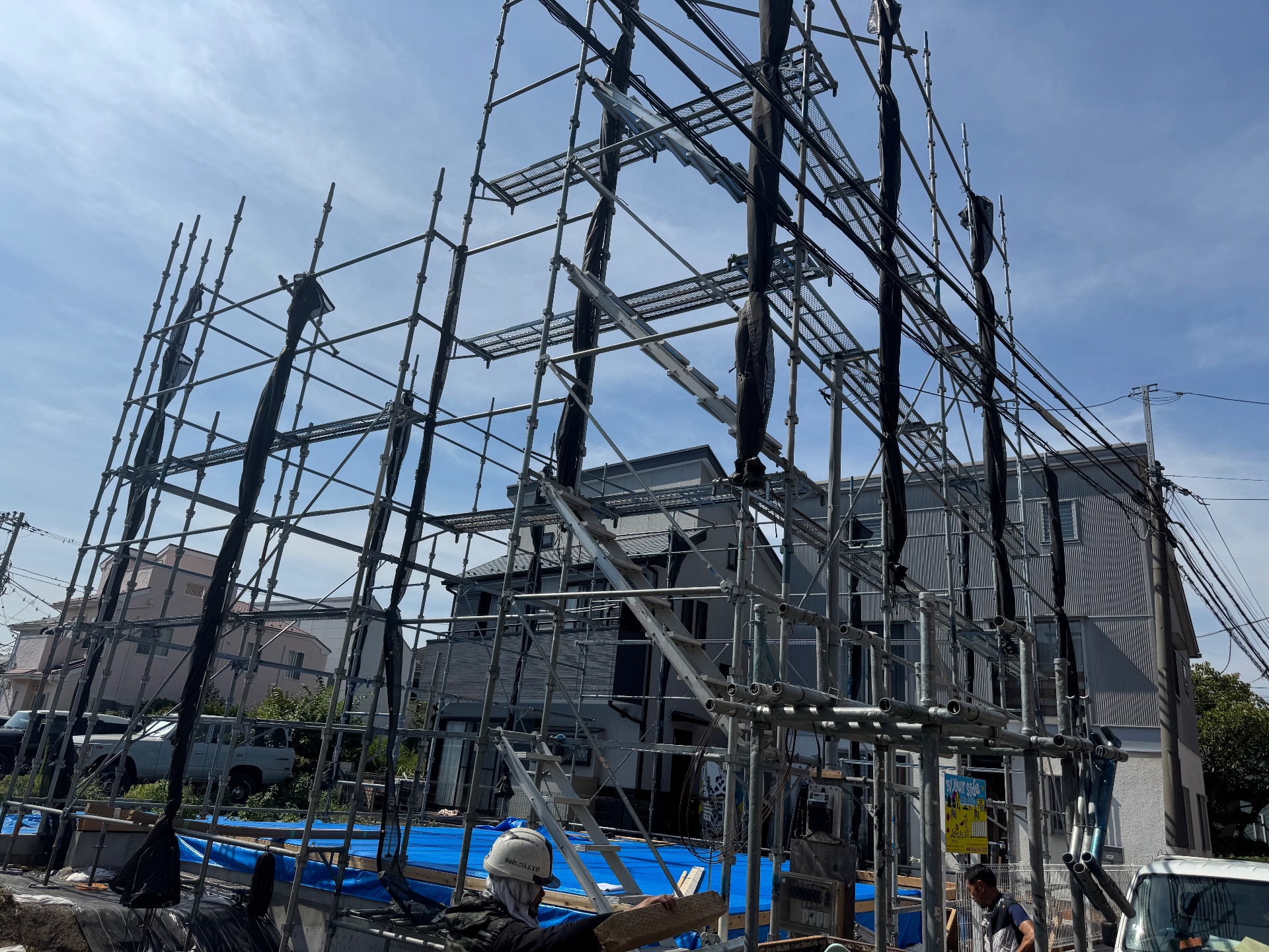 【足場】茅ヶ崎市緑が浜にて仮設工事