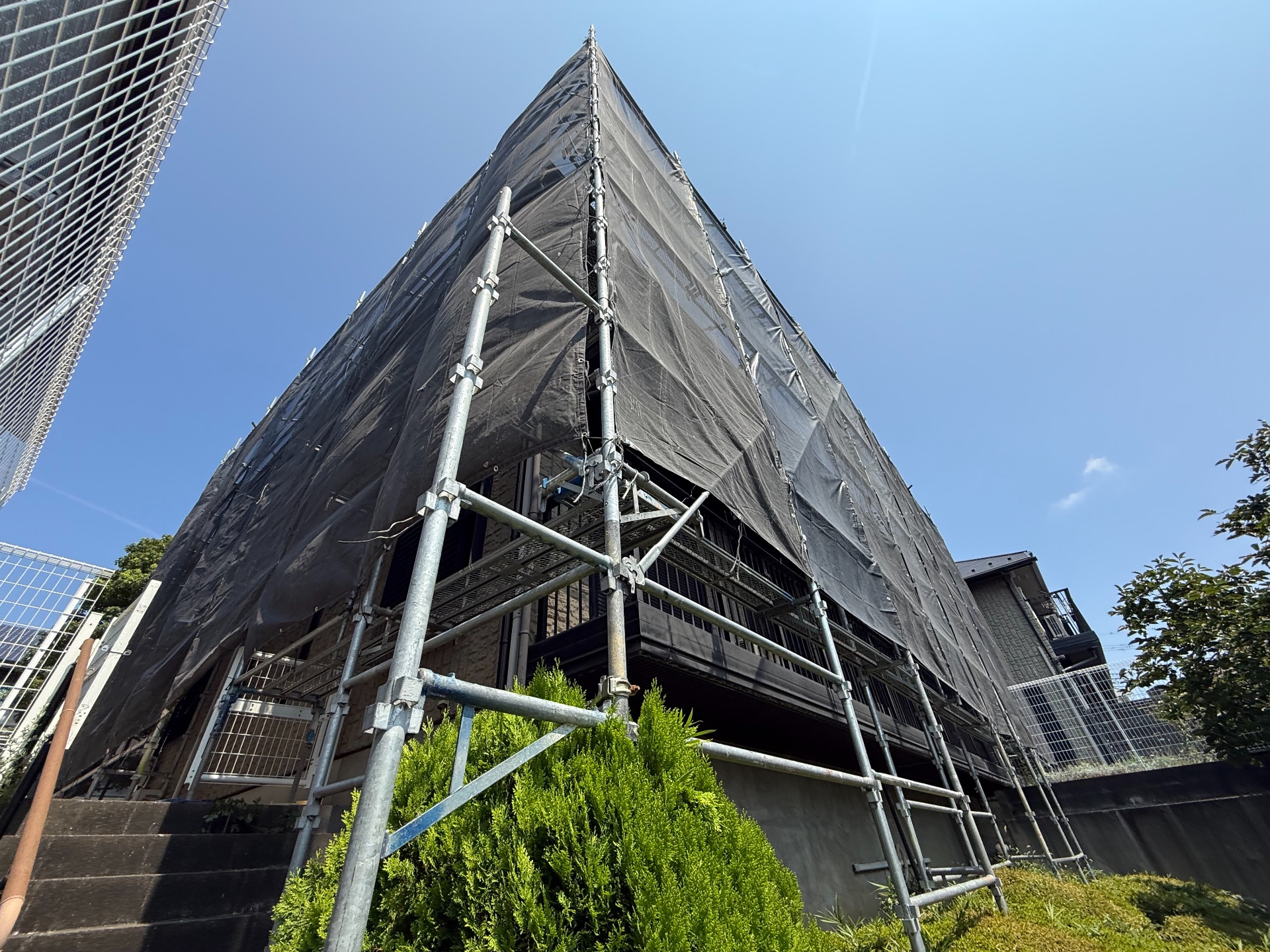 【足場】町田市玉川学園にて仮設工事