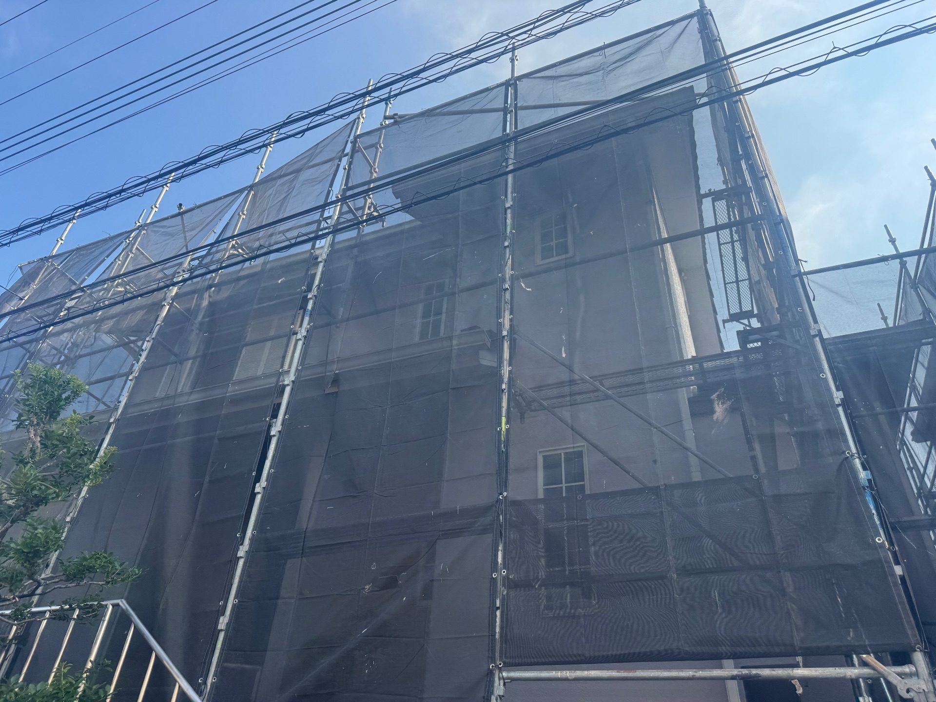 【足場】町田市三輪緑山にて仮設工事