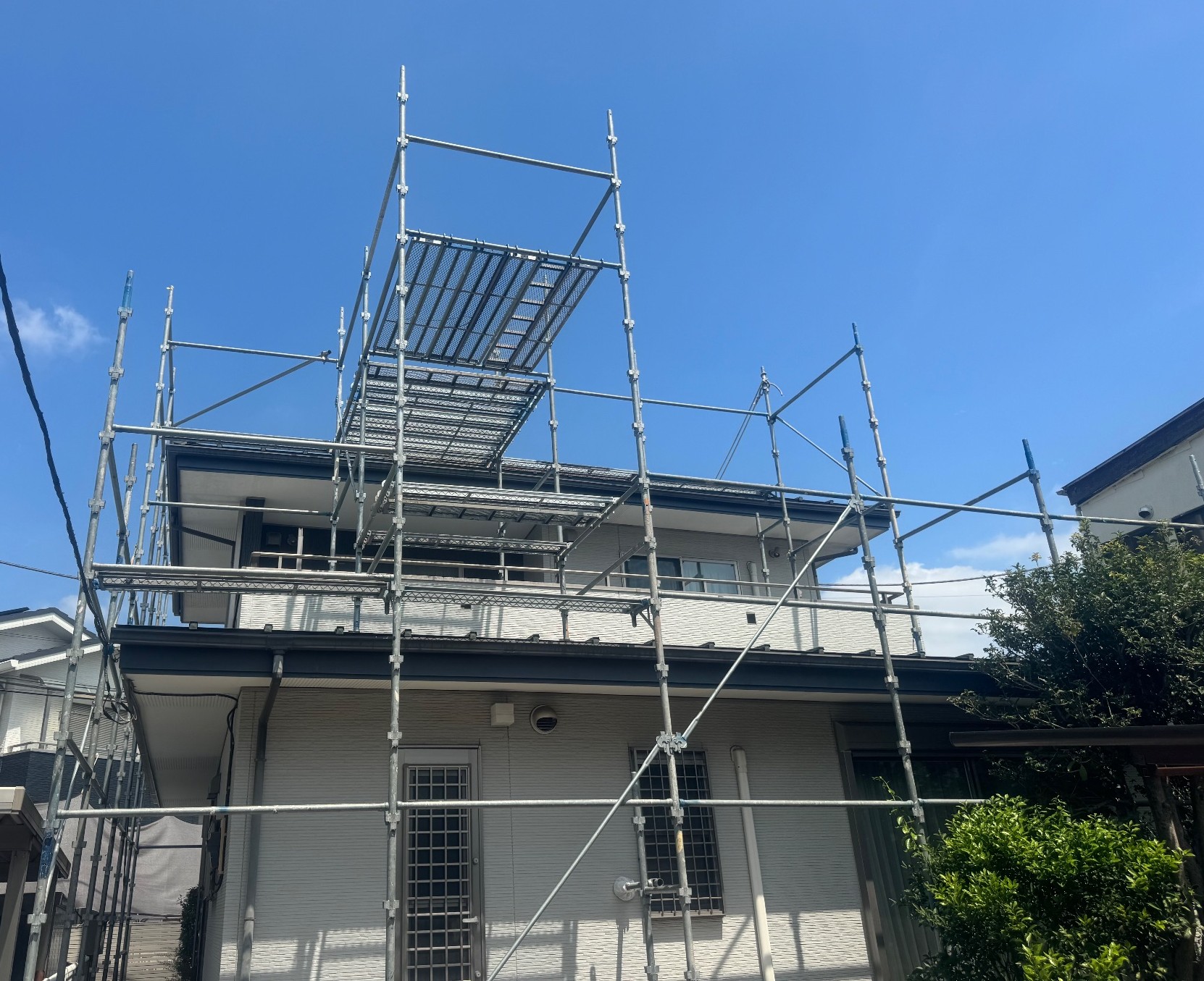 【足場】府中市本町にて仮設工事
